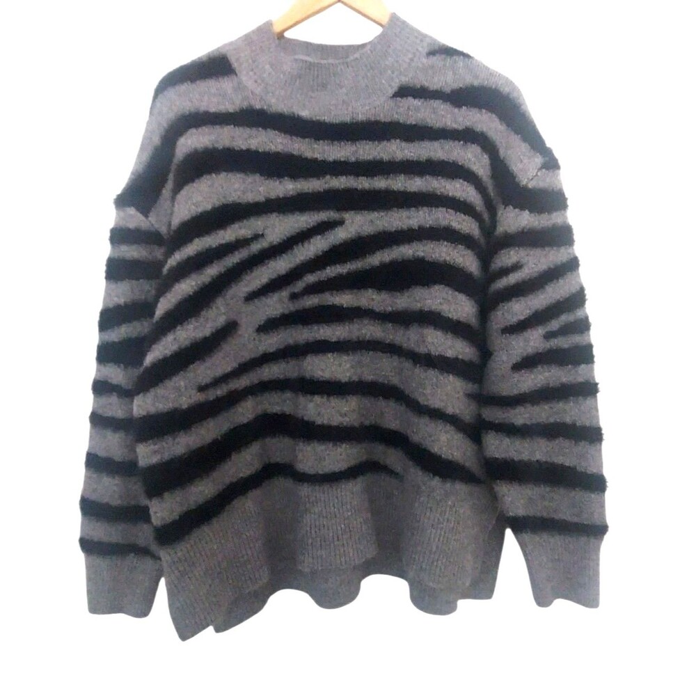 Calligraphie Sweater Womens XL Gray Black Fuzzy Cozy Zebra Tiger Stripe